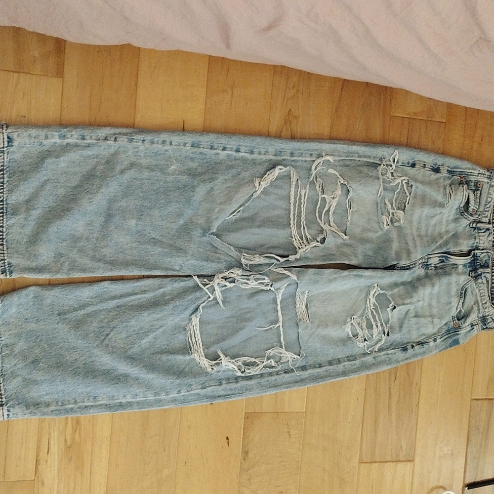 American eagle ripped jeans